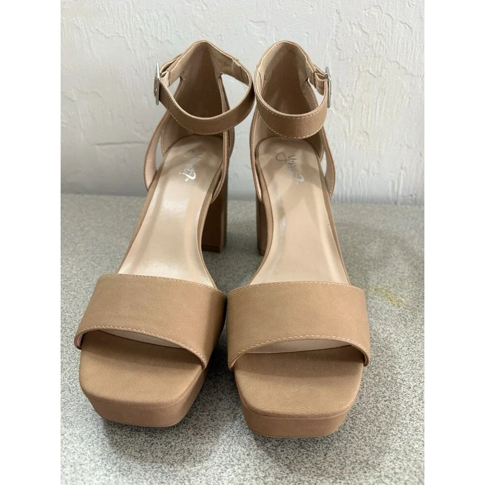 Y Not ? Womens Tan Block Heels Ankle Strap Size 8M  New Without Tags